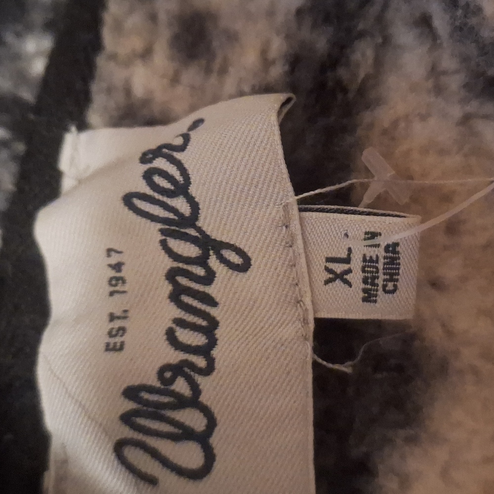 Wrangler Black and Cream Fleece Jacket - Picture 7 of 7